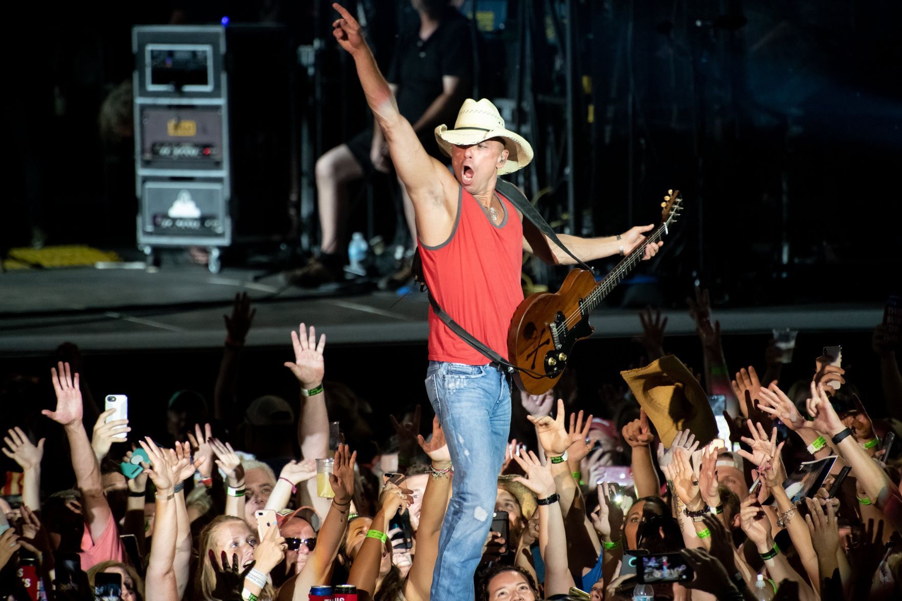 Kenny Chesney, Thomas Rhett at Busch Stadium